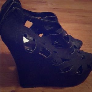Madden Girl Rolright black suede like wedges